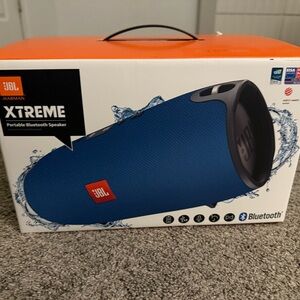 JBL Xtreme Bluetooth Speaker - Vibrant Blue